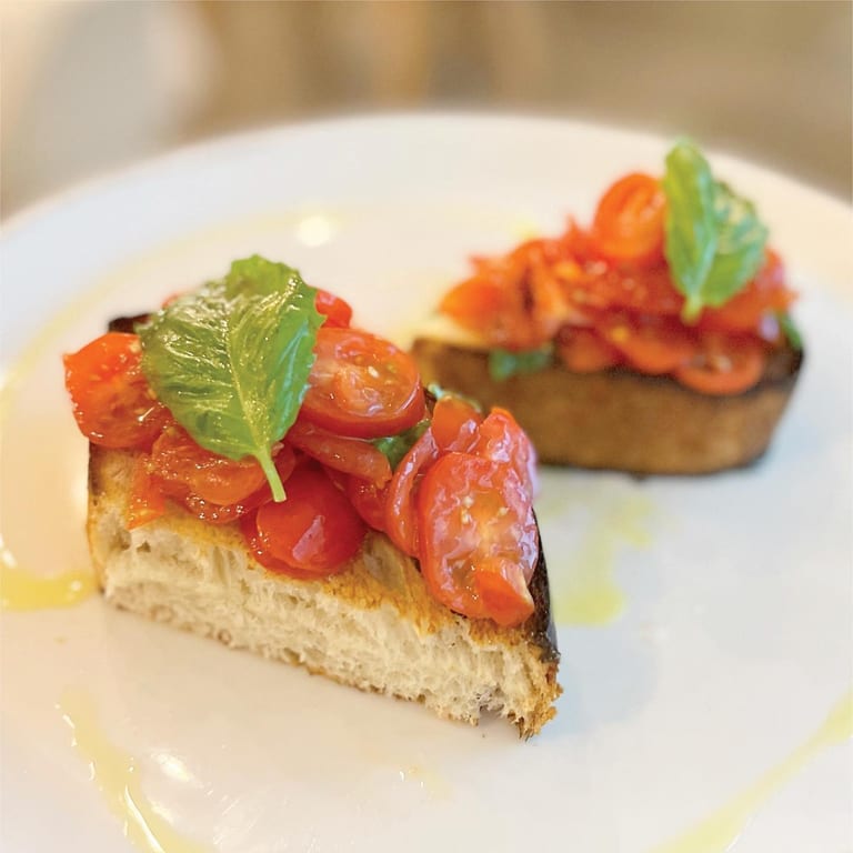 Crafted Plant-Based Plates Made with Care